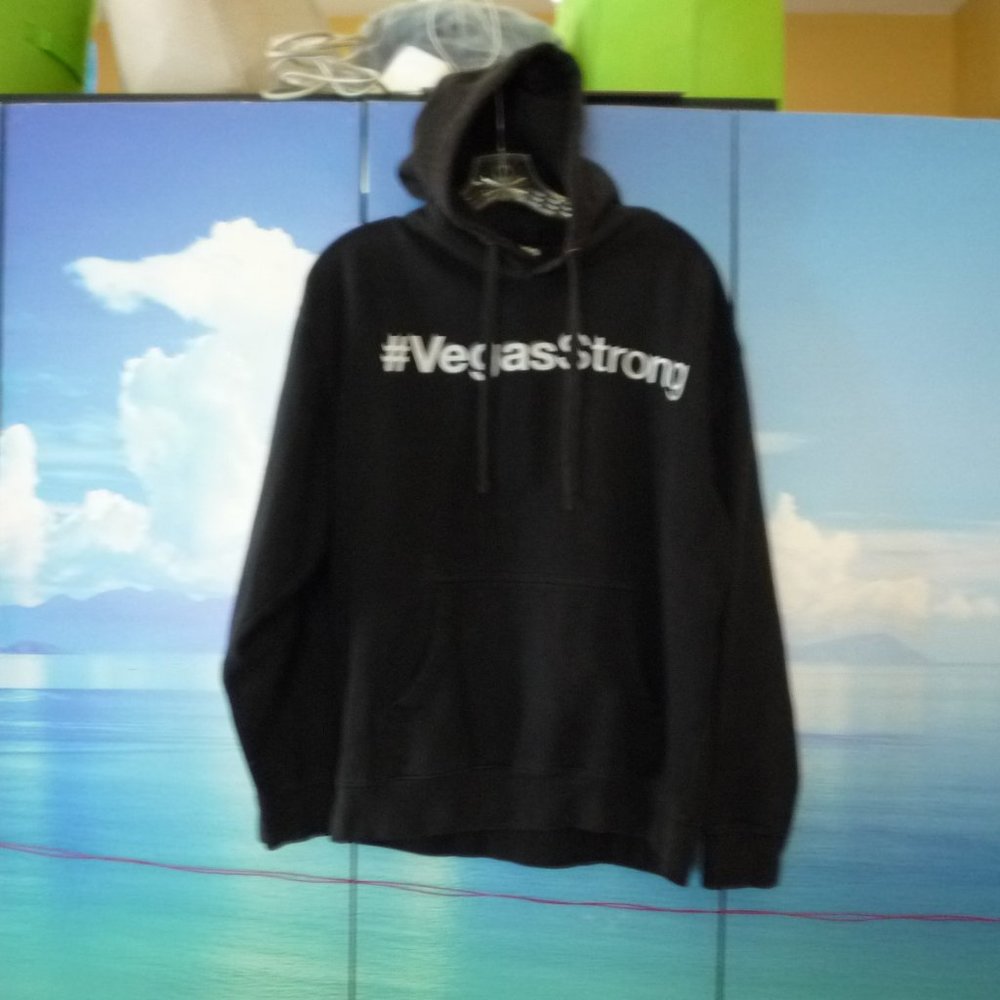MEN UNBRANDED HOODIE SIZE LARGE BLACK COLOR EUC VEGAS STRONG FRONT PRINT